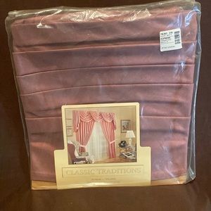 Classic Tradition Supreme Valance Antique Satin